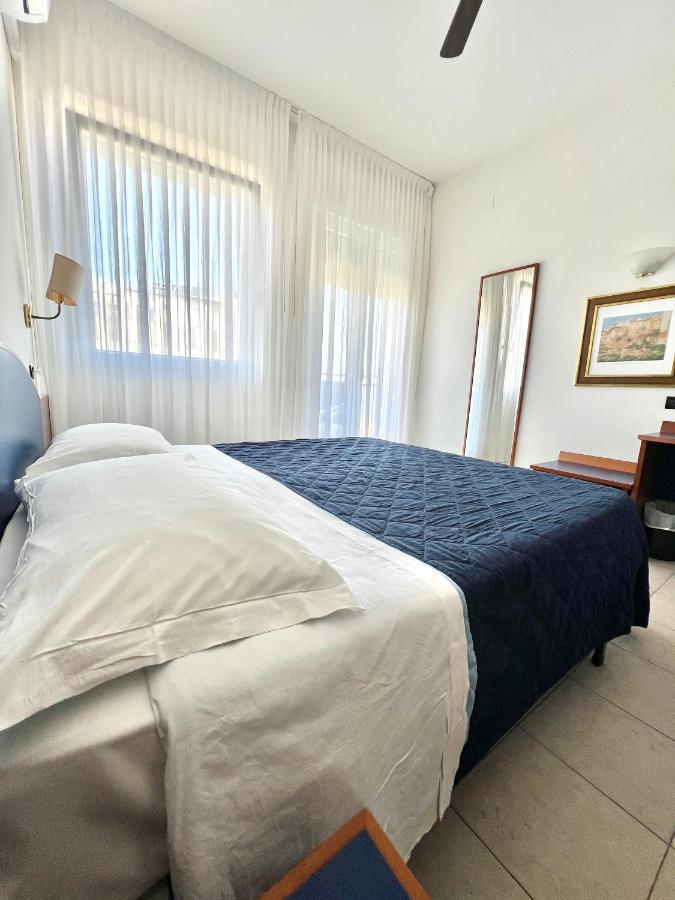 Hotel B&B Montecarlo Milano Marittima Dış mekan fotoğraf