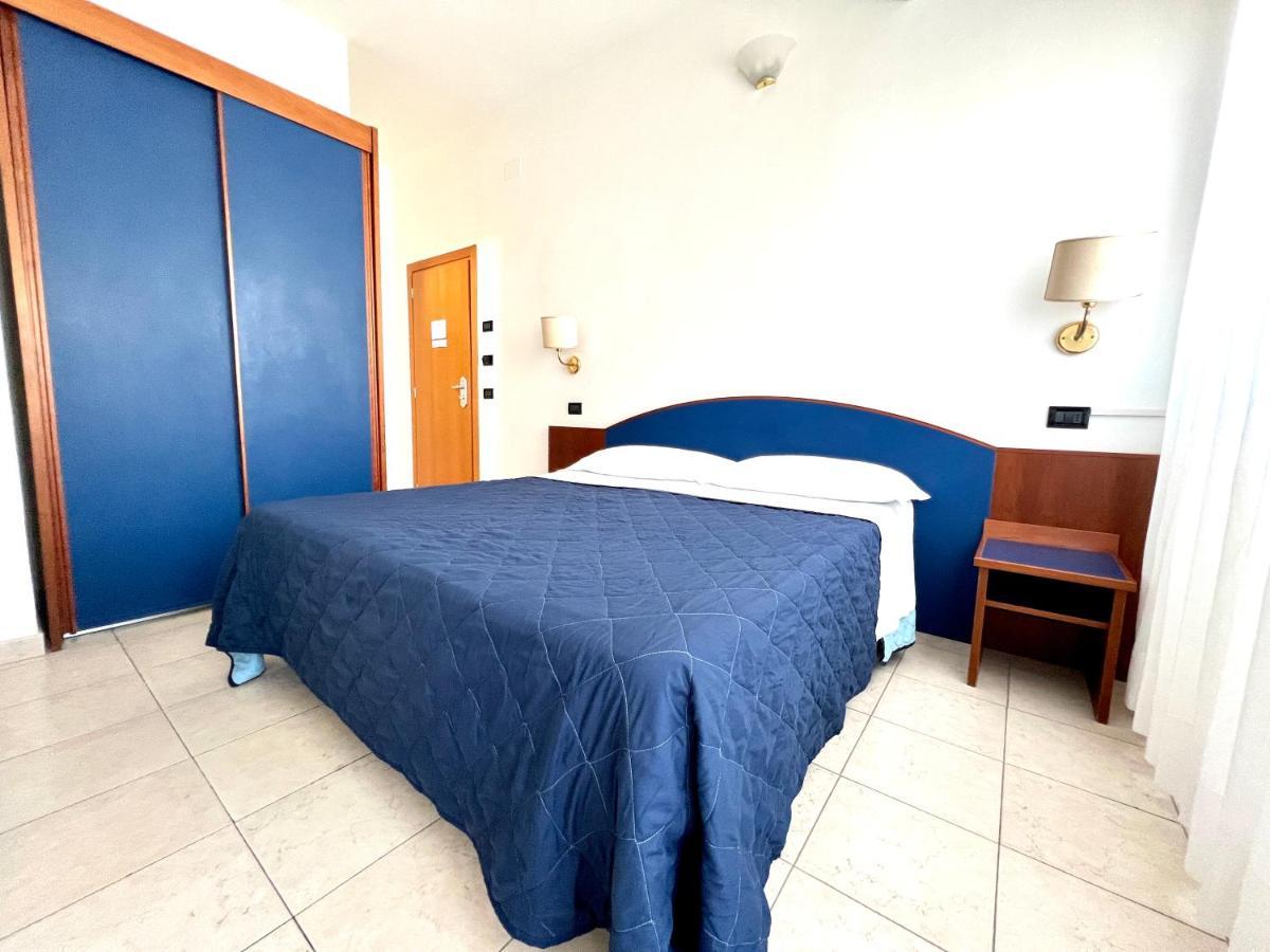 Hotel B&B Montecarlo Milano Marittima Dış mekan fotoğraf