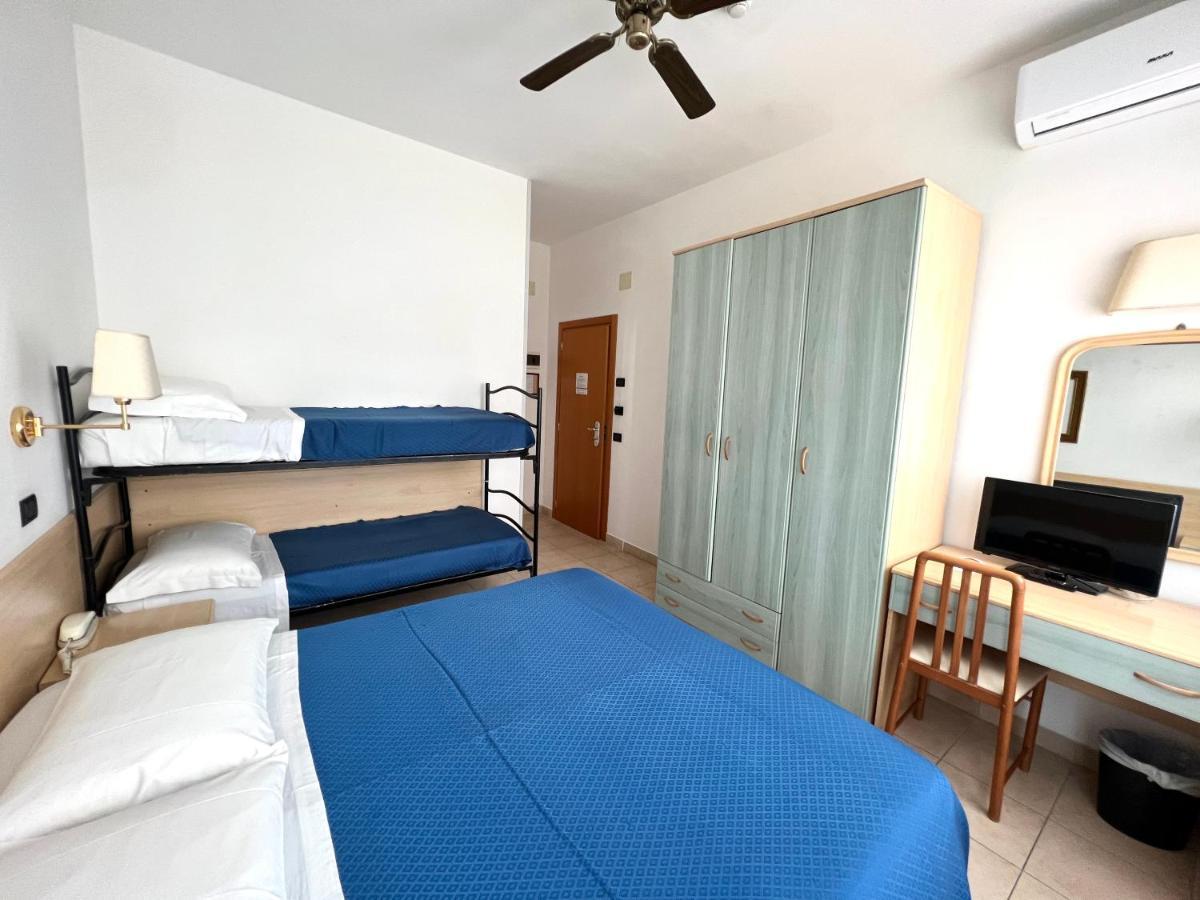 Hotel B&B Montecarlo Milano Marittima Dış mekan fotoğraf