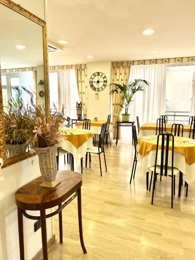 Hotel B&B Montecarlo Milano Marittima Dış mekan fotoğraf
