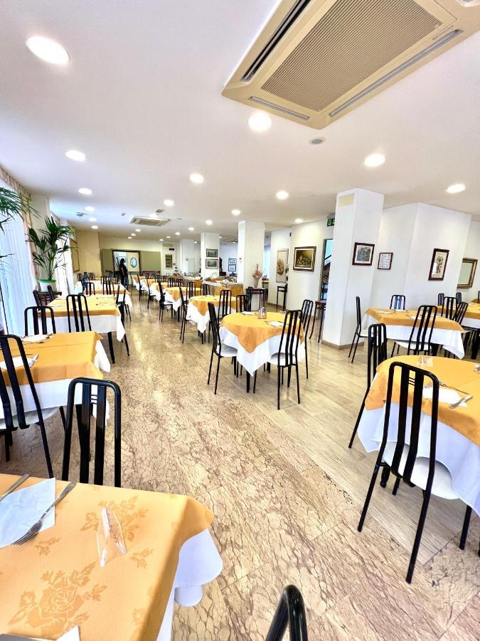 Hotel B&B Montecarlo Milano Marittima Dış mekan fotoğraf